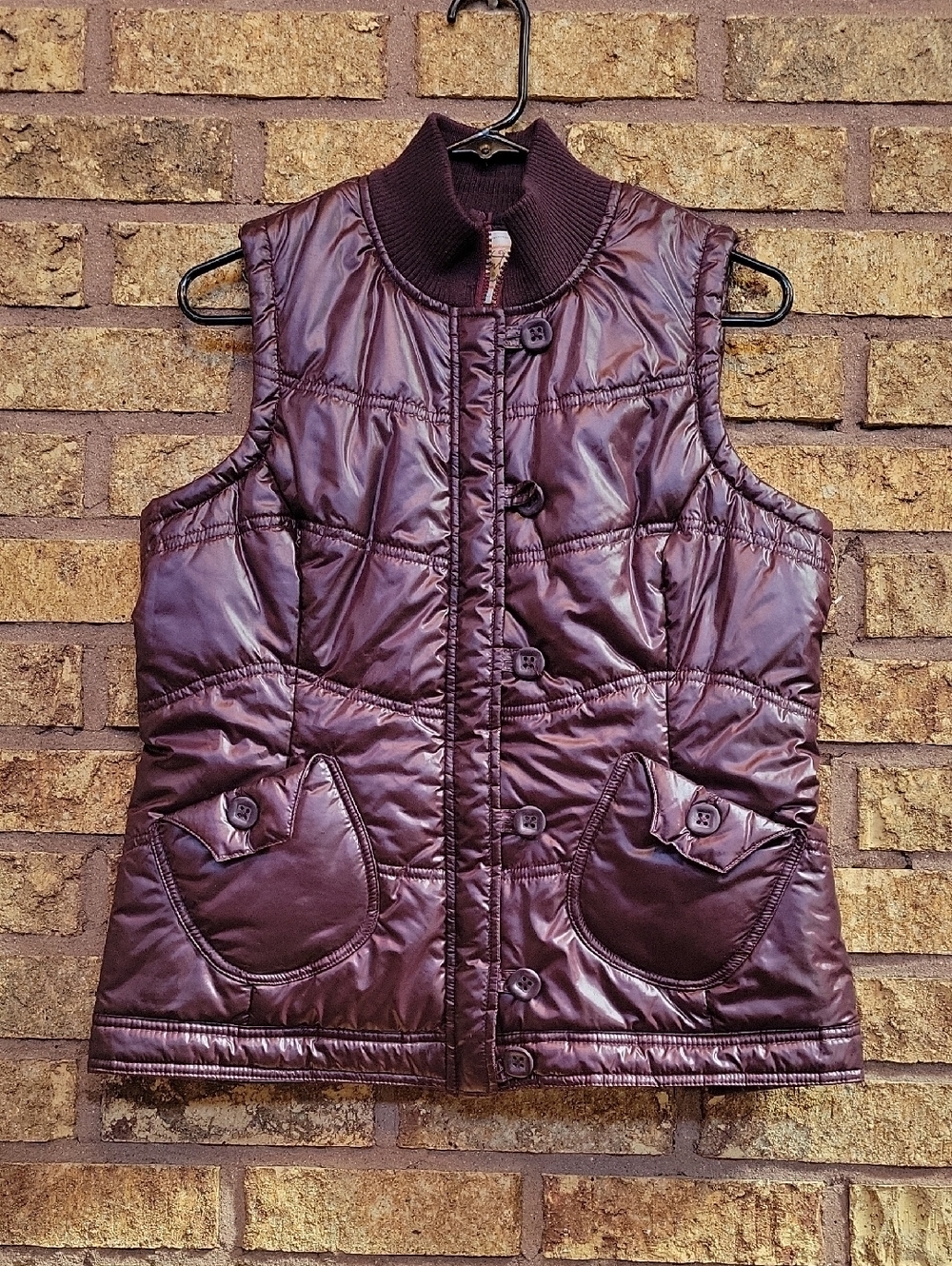 Aventura Quilted Sleeveless Vest in Deep Plum Size Medium Like New